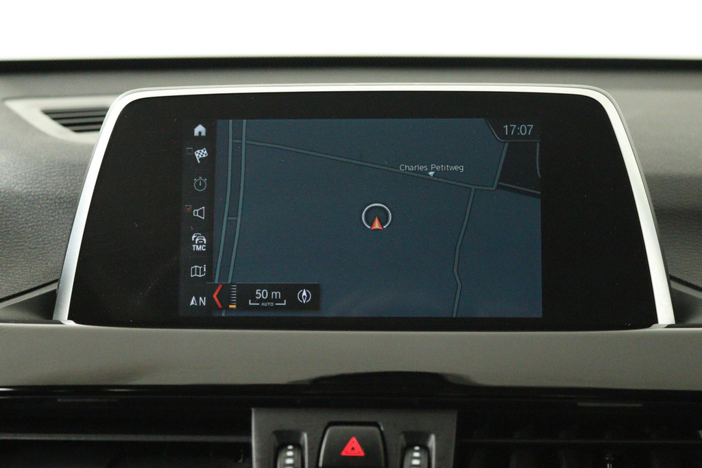 
BMW X1 SDrive18i High Executive (PARKEERSENSOREN, CRUISE, NAVI, STOELVERWARMING, AUTOMAAT, NL-AUTO, DEALER ONDERHOUDEN) vol									