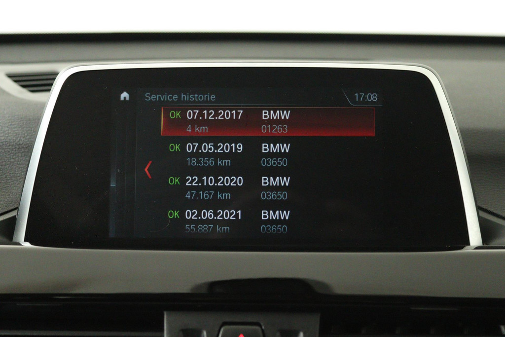 
BMW X1 SDrive18i High Executive (PARKEERSENSOREN, CRUISE, NAVI, STOELVERWARMING, AUTOMAAT, NL-AUTO, DEALER ONDERHOUDEN) vol									