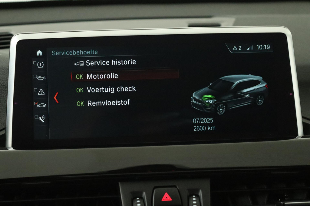 
BMW X1 XDrive20i High Executive (PANORAMDAK, CRUISE, STOELVERWARMING, HEAD-UP DISPLAY, LEDER, PARKEERSENSOREN, DEALER ONDERHOUDEN) vol									