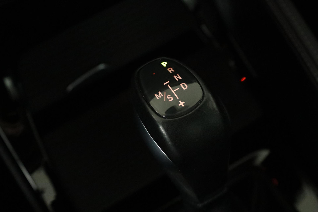 
BMW X1 XDrive20i High Executive (PANORAMDAK, CRUISE, STOELVERWARMING, HEAD-UP DISPLAY, LEDER, PARKEERSENSOREN, DEALER ONDERHOUDEN) vol									