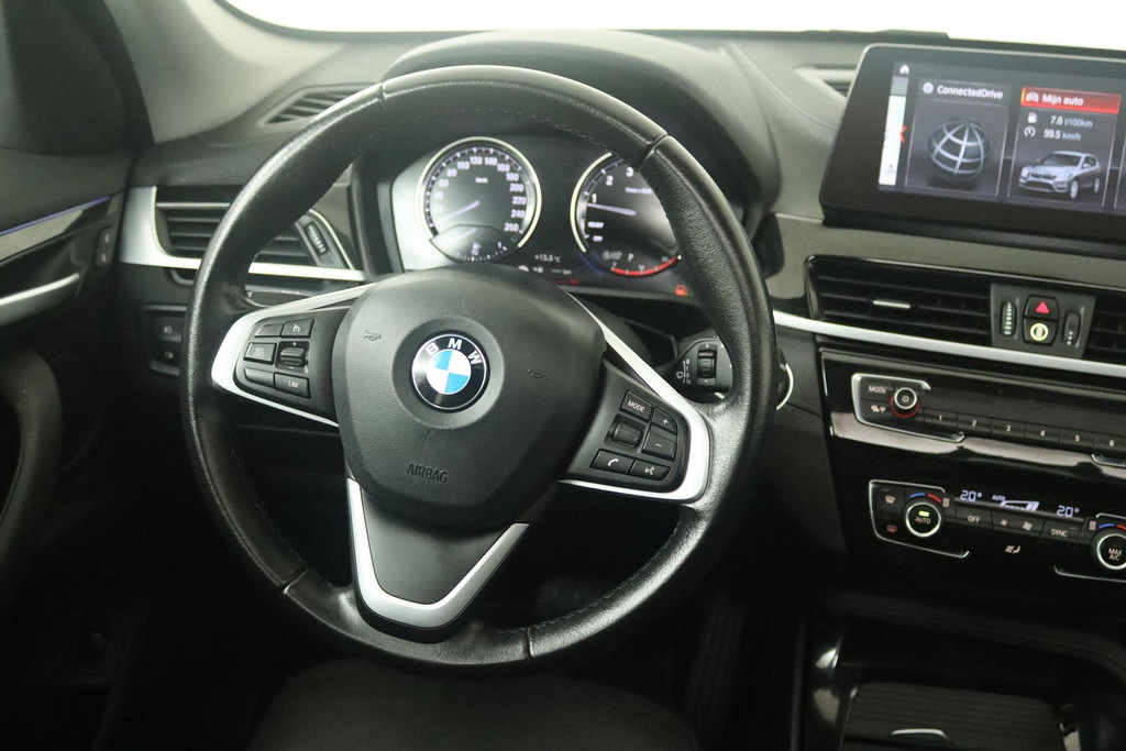 
BMW X1 SDrive20i High Executive (PANORAMADAK, PARKEERSENSOREN, TREKHAAK AFNEEMBAAR, CRUISE, NL-AUTO, DEALER ONDERHOUDEN) vol									