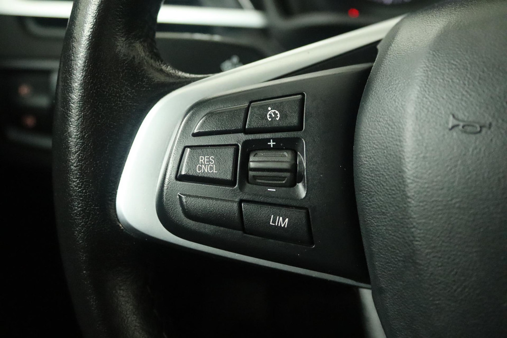 
BMW X1 SDrive20i High Executive (PANORAMADAK, PARKEERSENSOREN, TREKHAAK AFNEEMBAAR, CRUISE, NL-AUTO, DEALER ONDERHOUDEN) vol									