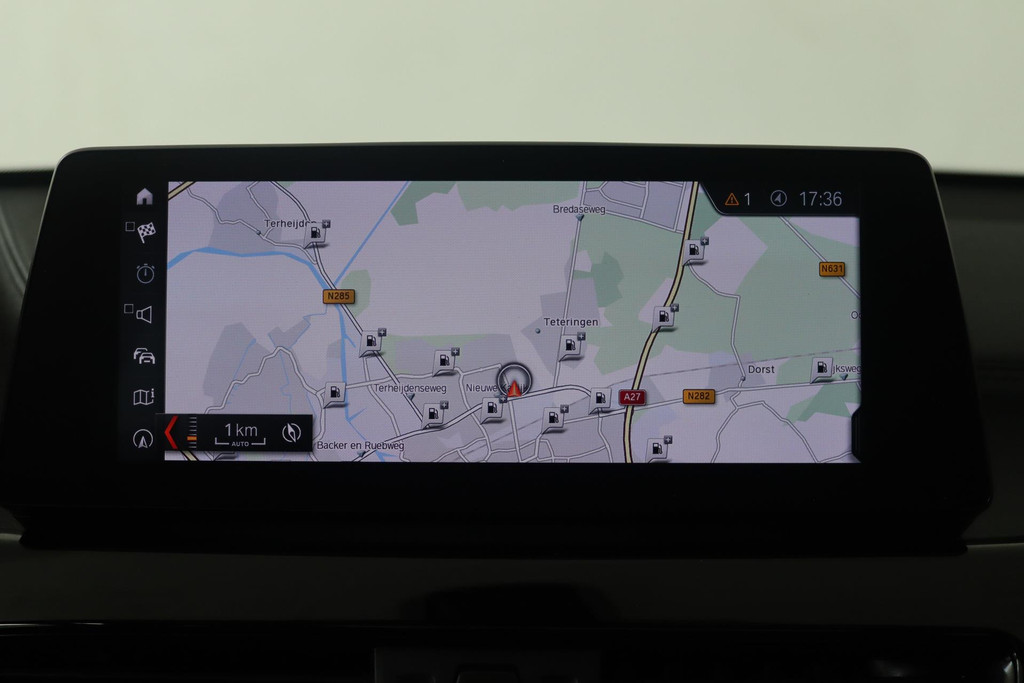 
BMW X1 SDrive20i High Executive (PANORAMADAK, PARKEERSENSOREN, TREKHAAK AFNEEMBAAR, CRUISE, NL-AUTO, DEALER ONDERHOUDEN) vol									