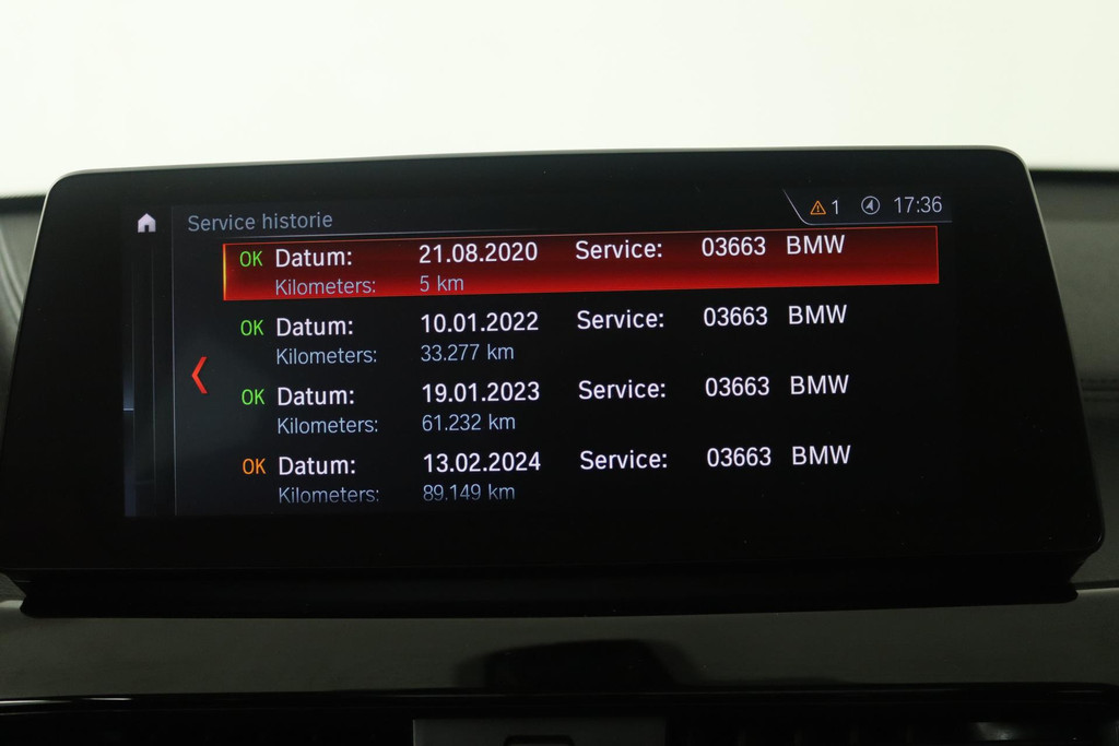 
BMW X1 SDrive20i High Executive (PANORAMADAK, PARKEERSENSOREN, TREKHAAK AFNEEMBAAR, CRUISE, NL-AUTO, DEALER ONDERHOUDEN) vol									