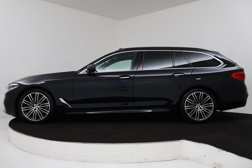 
BMW 5 Serie Touring 520i High Executive (PANORAMADAK, STOELVERWARMING, LEER, NAVI, CRUISE, ELEKTR STOEL, DEALER ONDERHOUDEN) vol									