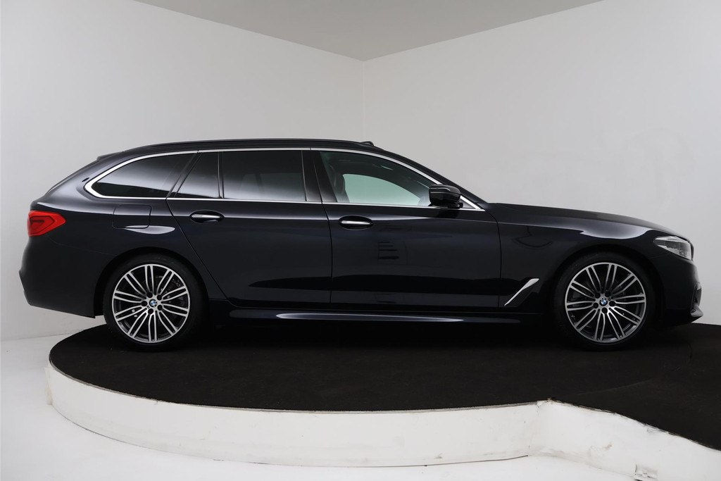 
BMW 5 Serie Touring 520i High Executive (PANORAMADAK, STOELVERWARMING, LEER, NAVI, CRUISE, ELEKTR STOEL, DEALER ONDERHOUDEN) vol									