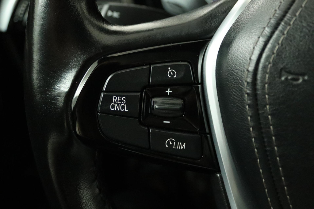 
BMW 5 Serie Touring 520i High Executive (PANORAMADAK, STOELVERWARMING, LEER, NAVI, CRUISE, ELEKTR STOEL, DEALER ONDERHOUDEN) vol									