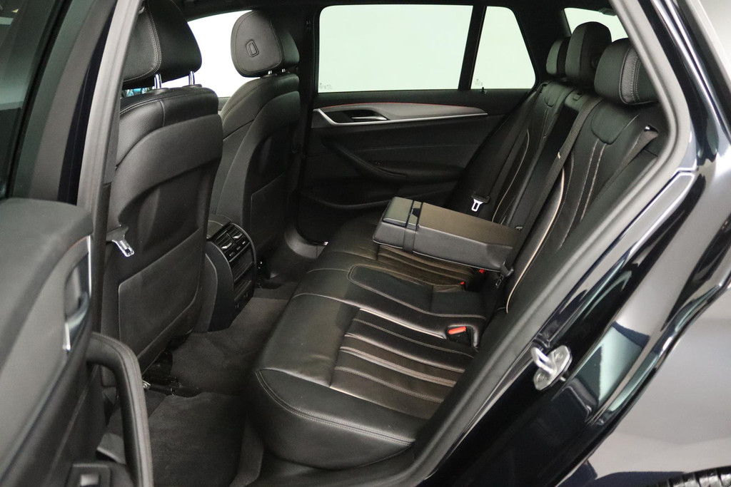
BMW 5 Serie Touring 520i High Executive (PANORAMADAK, STOELVERWARMING, LEER, NAVI, CRUISE, ELEKTR STOEL, DEALER ONDERHOUDEN) vol									