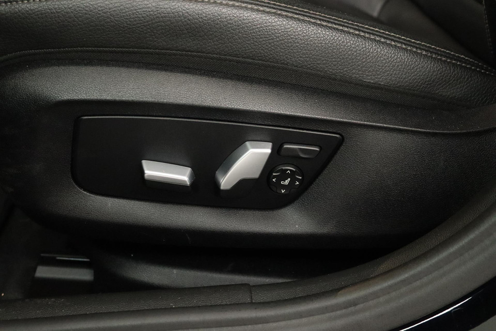 
BMW 5 Serie Touring 520i High Executive (PANORAMADAK, STOELVERWARMING, LEER, NAVI, CRUISE, ELEKTR STOEL, DEALER ONDERHOUDEN) vol									