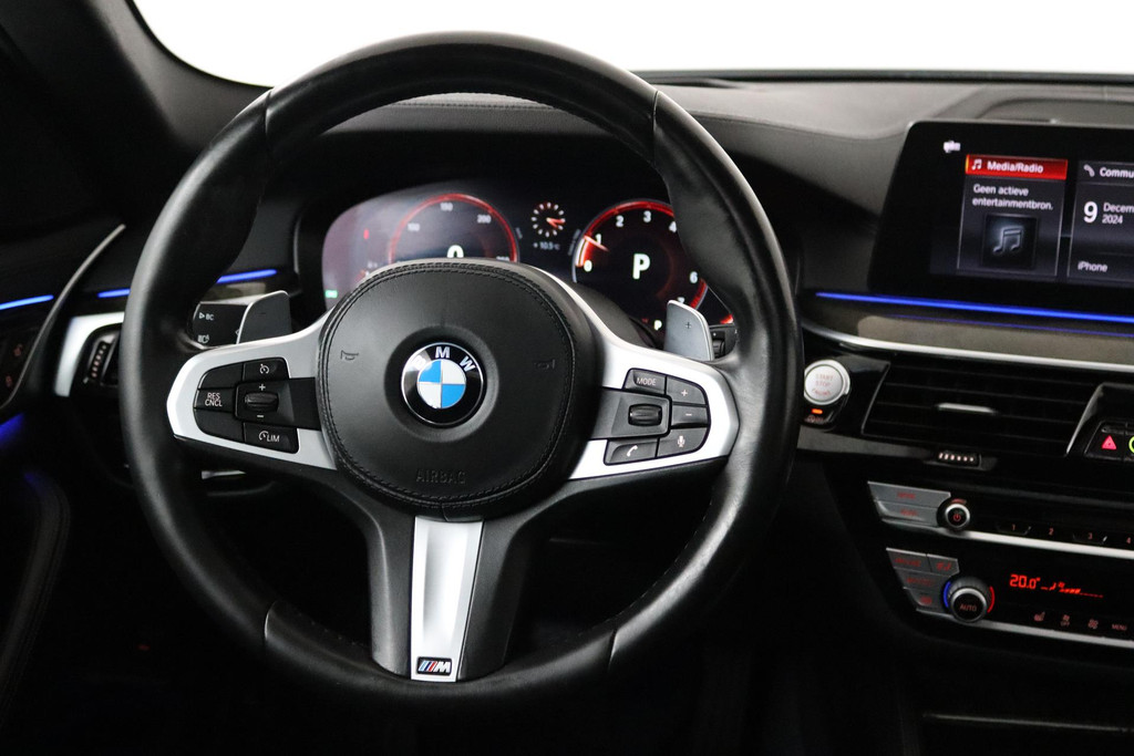 
BMW 5 Serie Touring 520i Corporate Lease High Executive Automaat (VIRTUAL, PANORAMADAK, NAVIGATIE, STOELV, GOED ONDERH, NL-AUTO) vol									