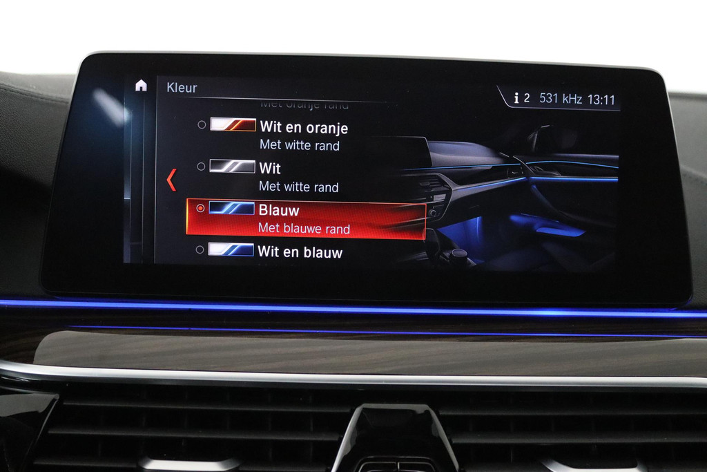 
BMW 5 Serie 520i High Executive Edition (PANORAMADAK, SFEERVERLICHTING, STOELVERWARMING, COMFORTZETELS, DEALER ONDERHOUDEN) vol									