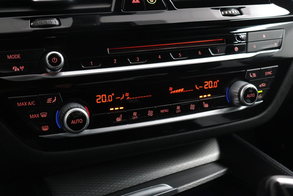 
BMW 5 Serie 530d High Executive(Dealer OnderH, Navi Prof, Camera’s, Adaptive Cruise, PDC V+A, Sfeer Verlichting, Etc) vol									