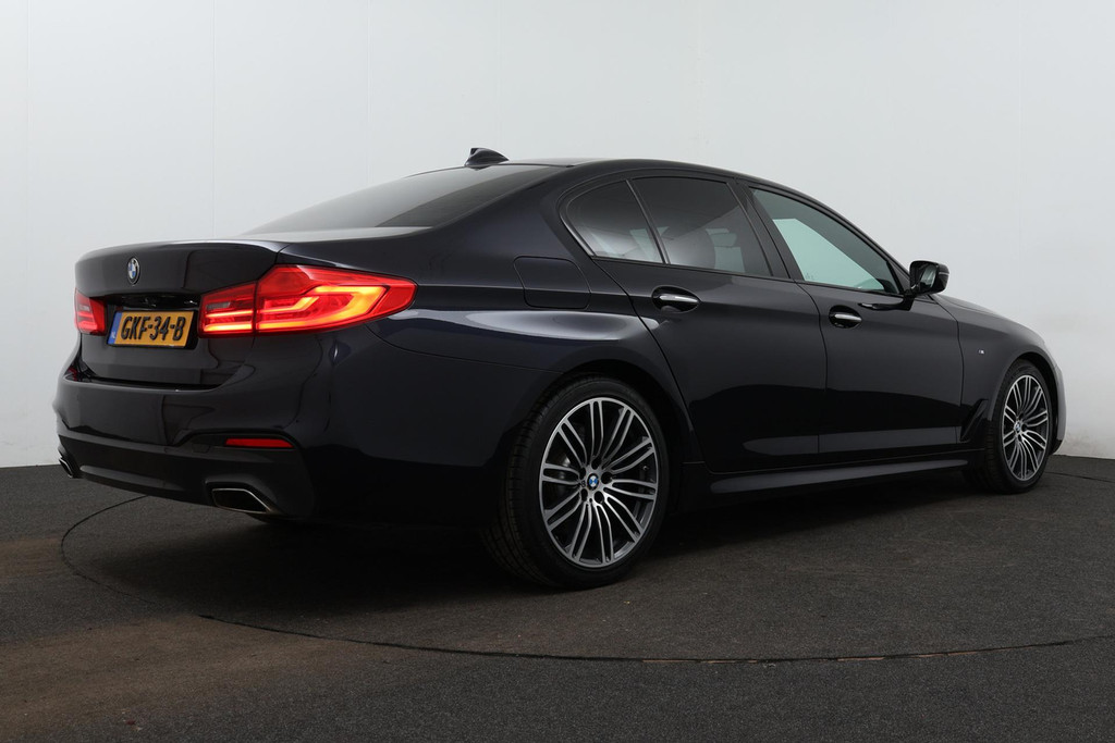 
BMW 5 Serie 530d High Executive(Dealer OnderH, Navi Prof, Camera’s, Adaptive Cruise, PDC V+A, Sfeer Verlichting, Etc) vol									