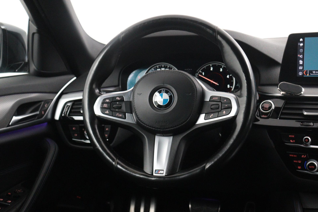 
BMW 5 Serie 530d High Executive(Dealer OnderH, Navi Prof, Camera’s, Adaptive Cruise, PDC V+A, Sfeer Verlichting, Etc) vol									
