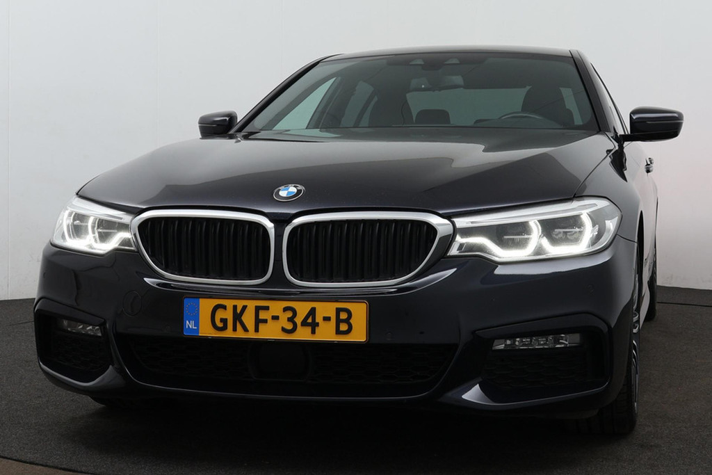 
BMW 5 Serie 530d High Executive(Dealer OnderH, Navi Prof, Camera’s, Adaptive Cruise, PDC V+A, Sfeer Verlichting, Etc) vol									