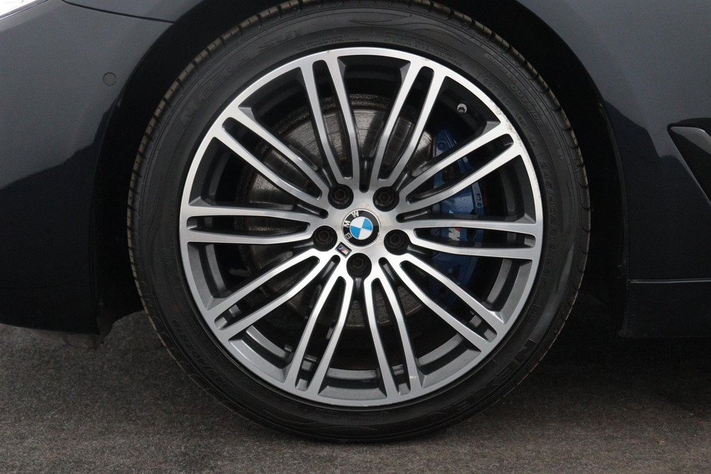 
BMW 5 Serie 530d High Executive(Dealer OnderH, Navi Prof, Camera’s, Adaptive Cruise, PDC V+A, Sfeer Verlichting, Etc) vol									