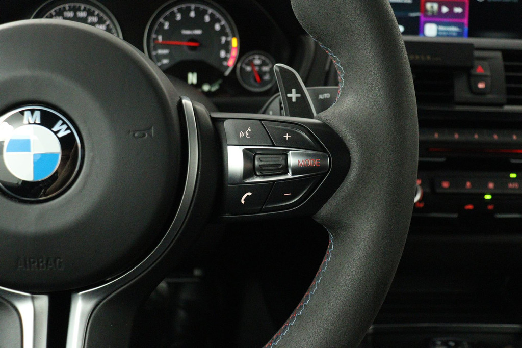 
BMW 4 Serie Coupé M4 CS (Orgineel Nederlands geleverd!!!, FULL OPTION, Dealer ondH, Recent groot onderhoud) vol									