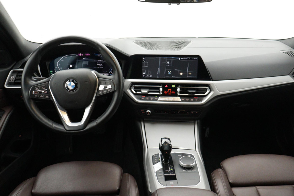 
BMW 3-serie 330e eDrive Edition Sport-Line (NL-auto, 1e Eig, Dealer OnderH, Carplay, Camera, StoelV, Addpt Cruise, Leder, Etc) vol									