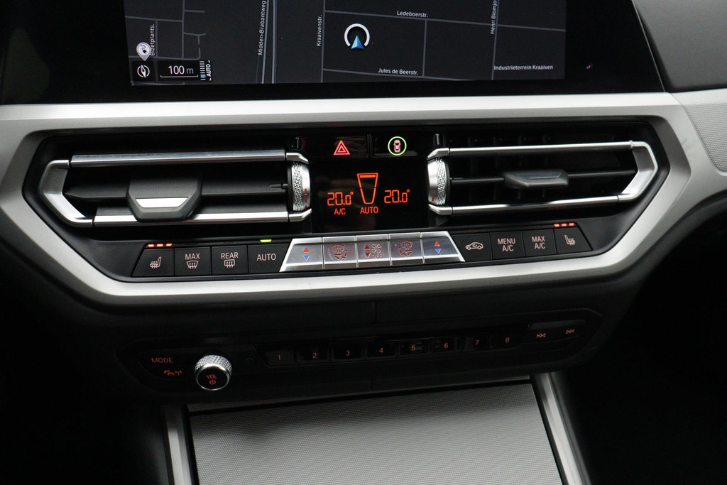 
BMW 3-serie 330e eDrive Edition Sport-Line (NL-auto, 1e Eig, Dealer OnderH, Carplay, Camera, StoelV, Addpt Cruise, Leder, Etc) vol									