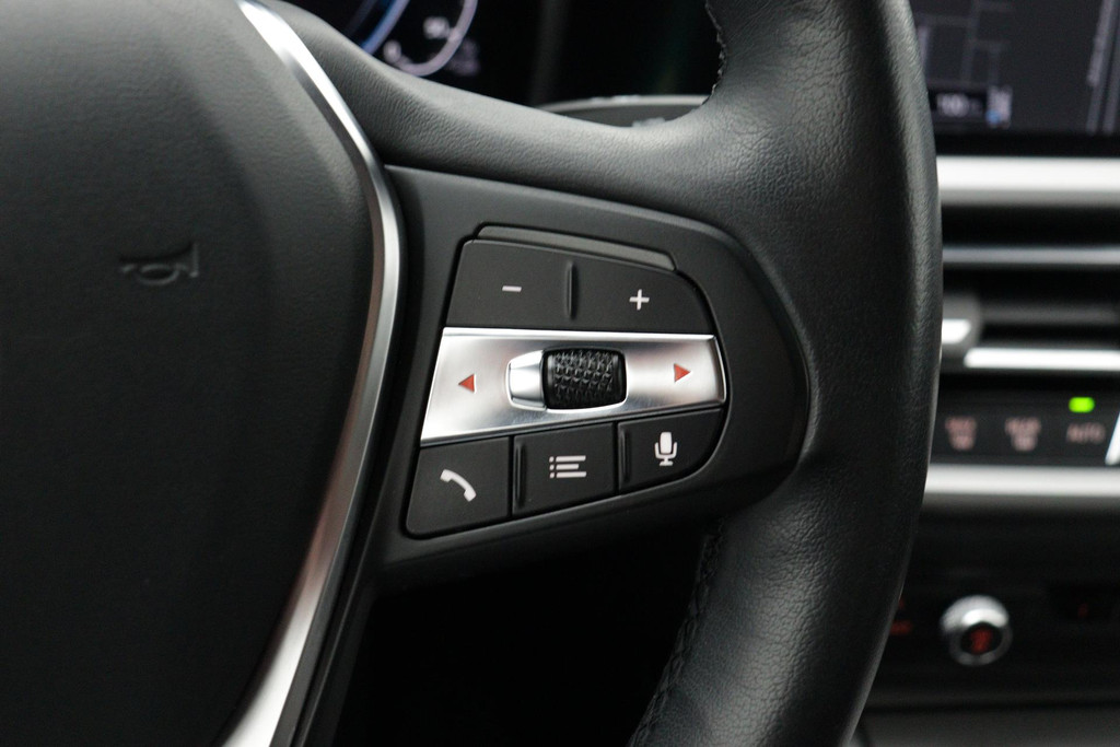 
BMW 3-serie 330e eDrive Edition Sport-Line (NL-auto, 1e Eig, Dealer OnderH, Carplay, Camera, StoelV, Addpt Cruise, Leder, Etc) vol									