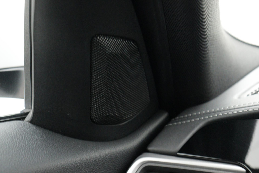 
BMW 3-serie 330e eDrive Edition Sport-Line (NL-auto, 1e Eig, Dealer OnderH, Carplay, Camera, StoelV, Addpt Cruise, Leder, Etc) vol									