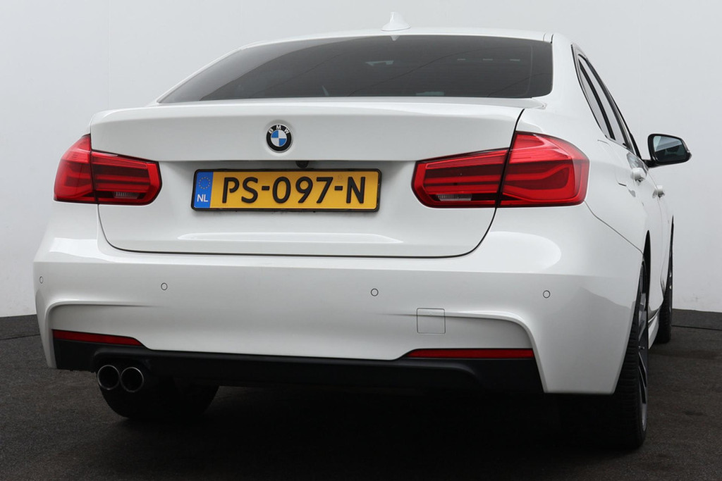 
BMW 3-serie 320i Corporate Lease Executive M-SPORT (NL-auto, Dealer OnderH, Panorama, Carplay, Navi Pro, PDC, Climate Con, Etc) vol									