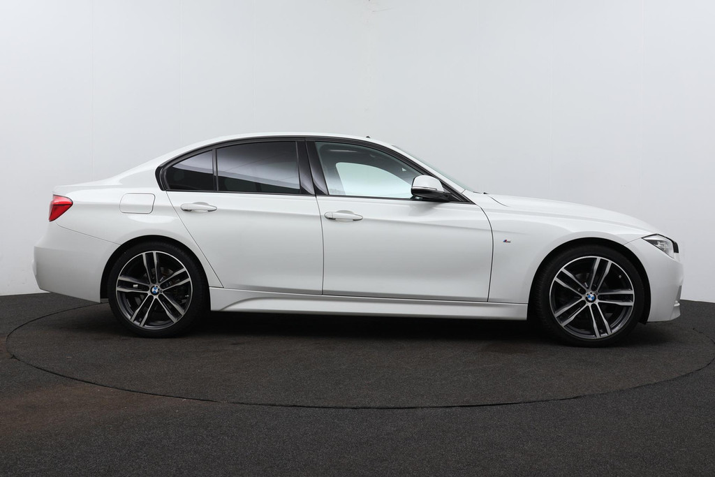 
BMW 3-serie 320i Corporate Lease Executive M-SPORT (NL-auto, Dealer OnderH, Panorama, Carplay, Navi Pro, PDC, Climate Con, Etc) vol									