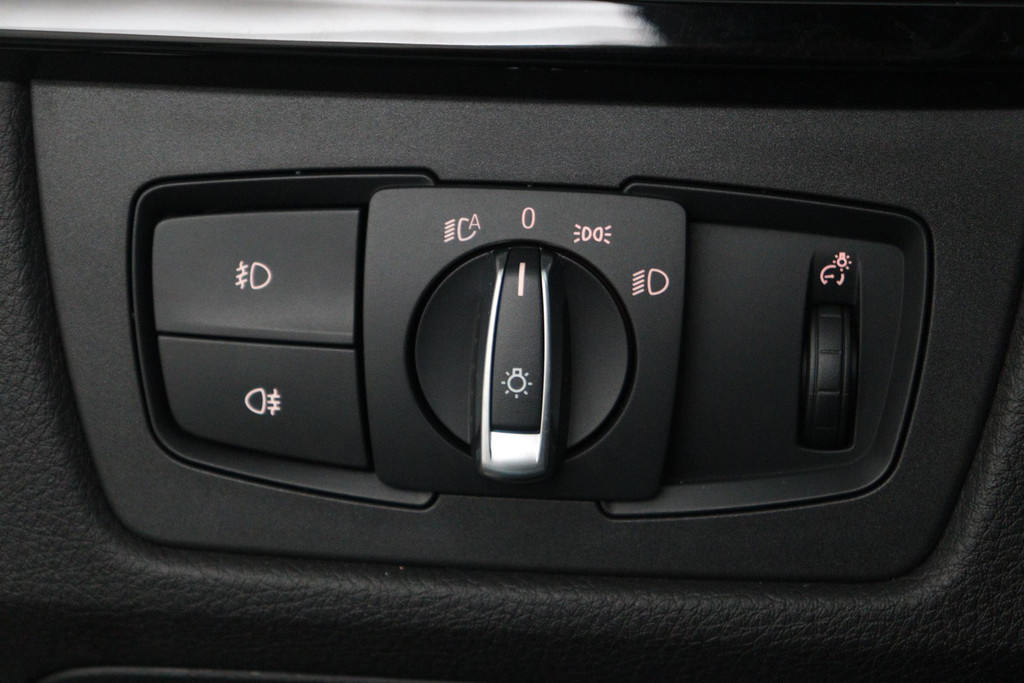 
BMW 3-serie 320i Corporate Lease Executive M-SPORT (NL-auto, Dealer OnderH, Panorama, Carplay, Navi Pro, PDC, Climate Con, Etc) vol									