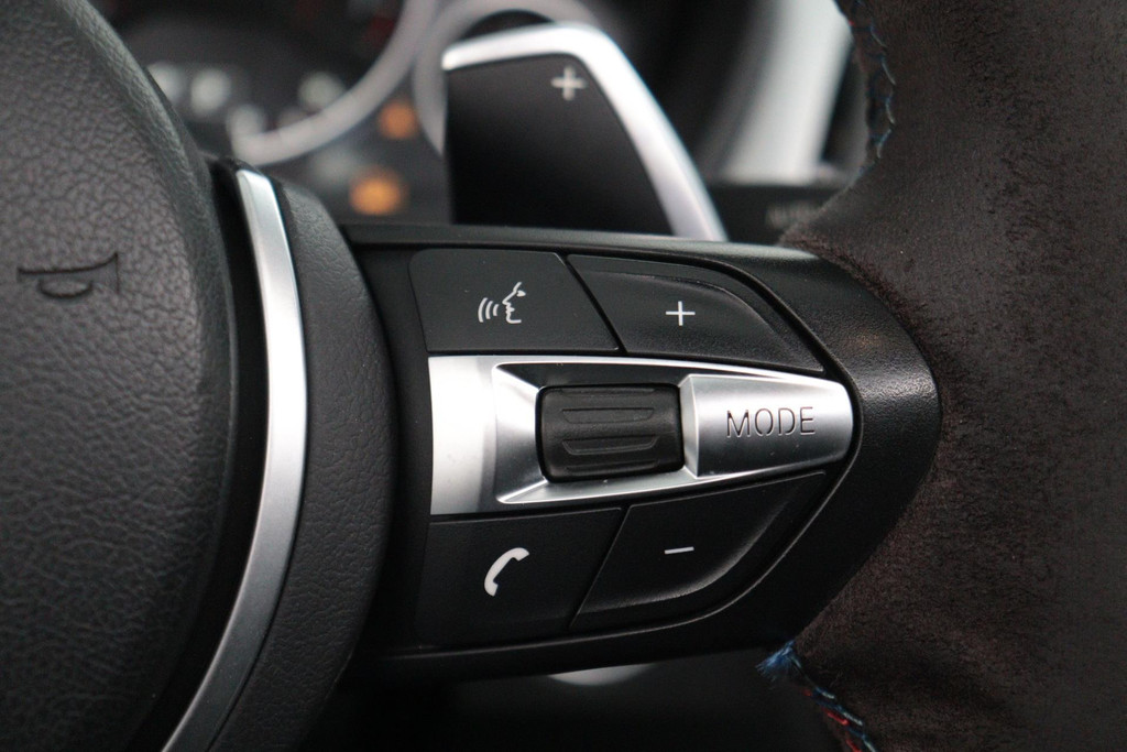 
BMW 3-serie 320i Corporate Lease Executive M-SPORT (NL-auto, Dealer OnderH, Panorama, Carplay, Navi Pro, PDC, Climate Con, Etc) vol									