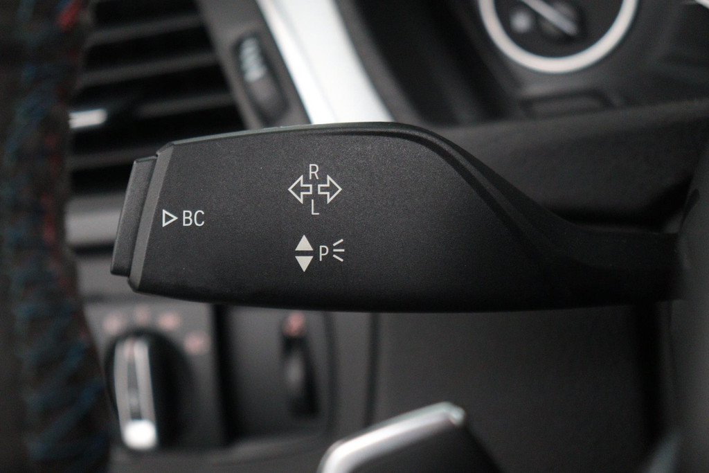 
BMW 3-serie 320i Corporate Lease Executive M-SPORT (NL-auto, Dealer OnderH, Panorama, Carplay, Navi Pro, PDC, Climate Con, Etc) vol									