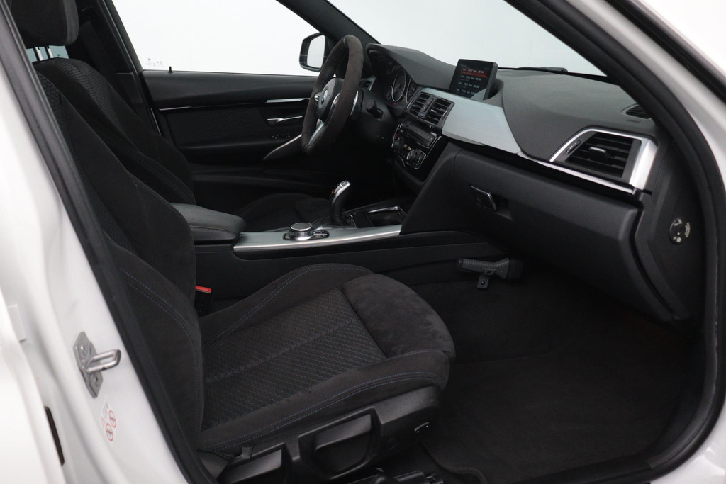 
BMW 3-serie 320i Corporate Lease Executive M-SPORT (NL-auto, Dealer OnderH, Panorama, Carplay, Navi Pro, PDC, Climate Con, Etc) vol									