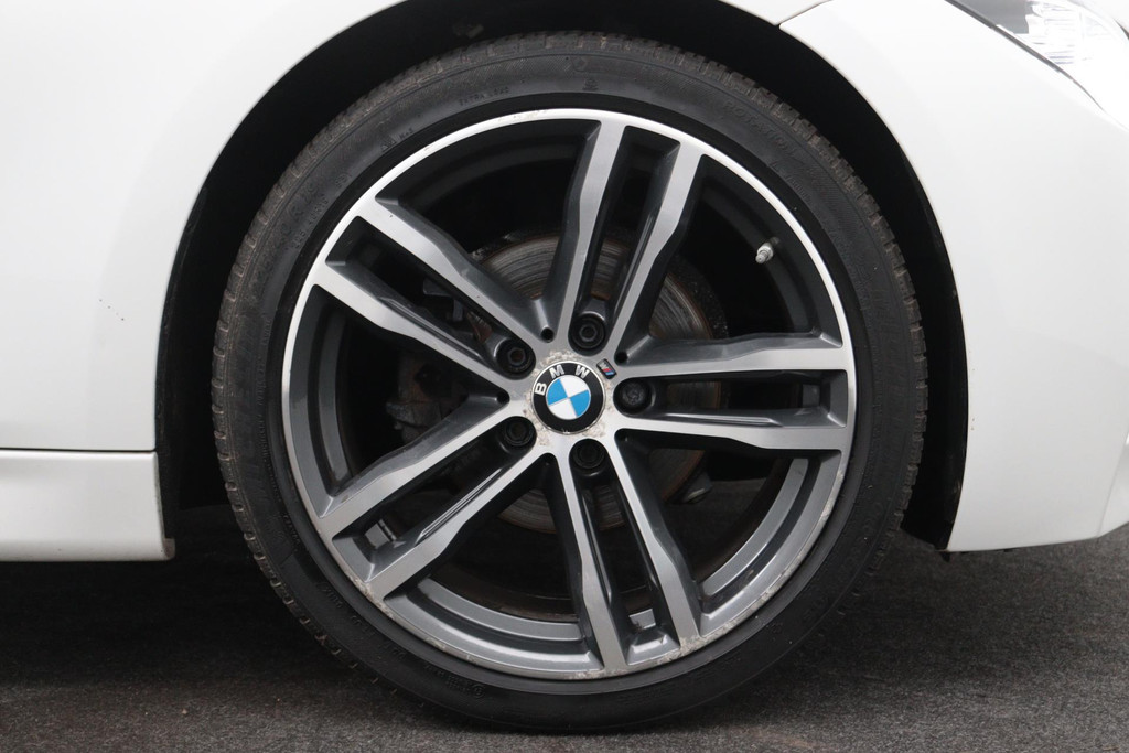 
BMW 3-serie 320i Corporate Lease Executive M-SPORT (NL-auto, Dealer OnderH, Panorama, Carplay, Navi Pro, PDC, Climate Con, Etc) vol									