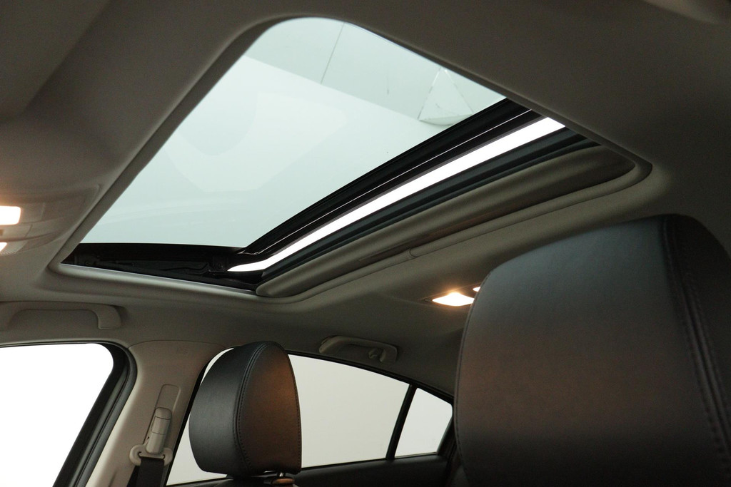 
Mazda 6 2.5 SkyActiv-G 192 GT-M Automaat (PANORAMADAK, STOELVERWARMING, HEAD-UP, CAMERA, ADAPTIVE CRUISE, SFEERVERLICHTING) vol									