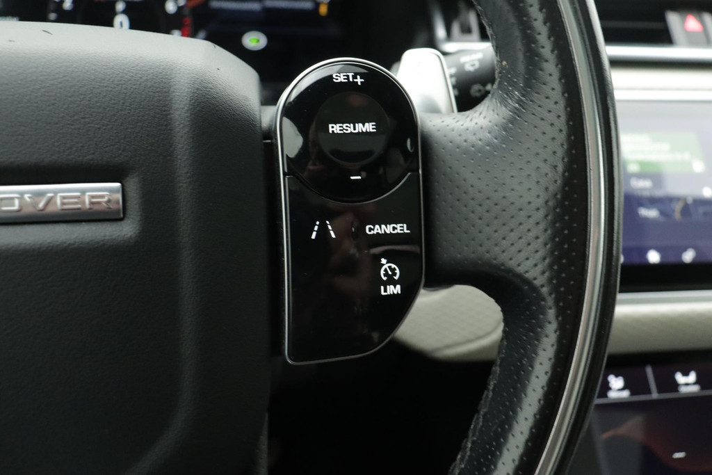 
Land Rover Range Rover Velar 2.0 P250 Turbo AWD R-Dynamic HSE(1e eig, Dealer OnderH, Panorama, Carplay, Camera’s, Lane Assist,Etc) vol									