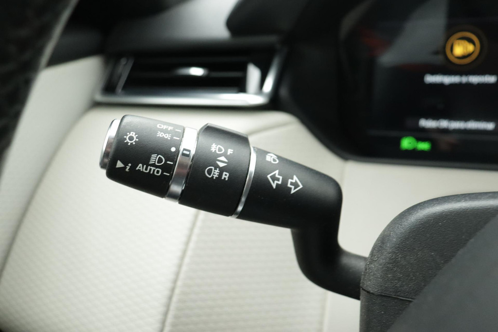 
Land Rover Range Rover Velar 2.0 P250 Turbo AWD R-Dynamic HSE(1e eig, Dealer OnderH, Panorama, Carplay, Camera’s, Lane Assist,Etc) vol									