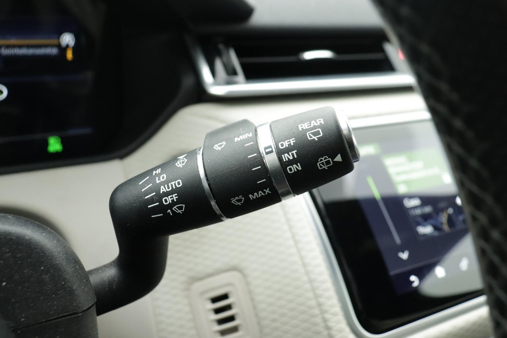 
Land Rover Range Rover Velar 2.0 P250 Turbo AWD R-Dynamic HSE(1e eig, Dealer OnderH, Panorama, Carplay, Camera’s, Lane Assist,Etc) vol									
