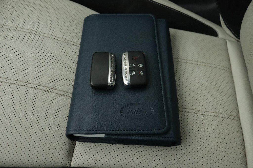 
Land Rover Range Rover Velar 2.0 P250 Turbo AWD R-Dynamic HSE(1e eig, Dealer OnderH, Panorama, Carplay, Camera’s, Lane Assist,Etc) vol									