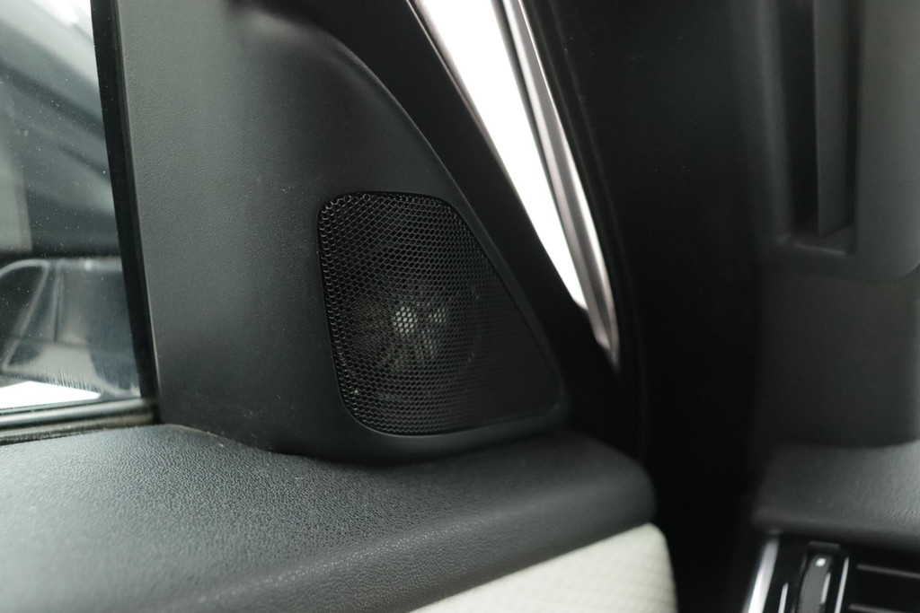 
Land Rover Range Rover Velar 2.0 P250 Turbo AWD R-Dynamic HSE(1e eig, Dealer OnderH, Panorama, Carplay, Camera’s, Lane Assist,Etc) vol									