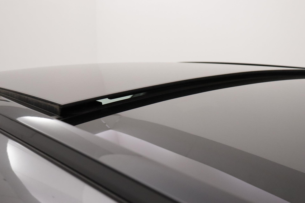 
Land Rover Range Rover Velar 2.0 P250 Turbo AWD R-Dynamic HSE(1e eig, Dealer OnderH, Panorama, Carplay, Camera’s, Lane Assist,Etc) vol									