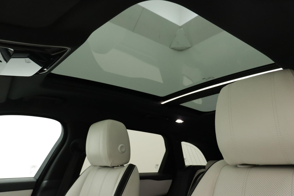 
Land Rover Range Rover Velar 2.0 P250 Turbo AWD R-Dynamic HSE(1e eig, Dealer OnderH, Panorama, Carplay, Camera’s, Lane Assist,Etc) vol									