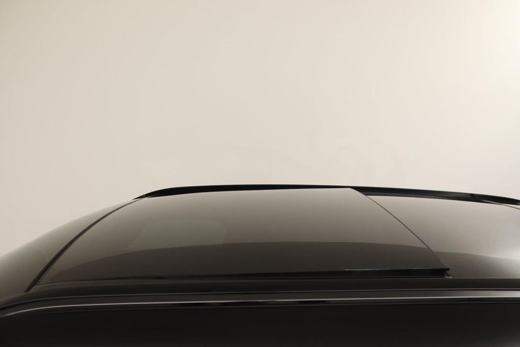 
Land Rover Range Rover Velar P300 Turbo AWD R-Dynamic HSE (PANORAMADAK, STOELKOELING, CARPLAY, HEAD-UP, MERIDIAN) vol									