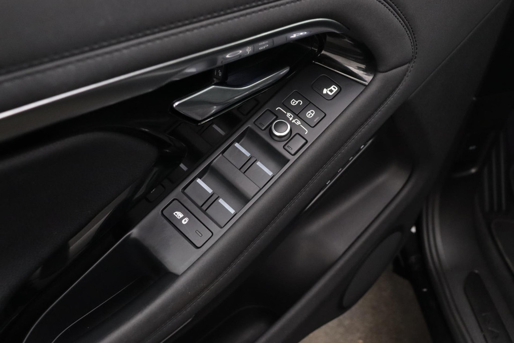 
Land Rover Range Rover Evoque 1.5 P300e AWD(1e eig, DealerOnderH, Navi, Stuur/stoelV, Camera, Trekhaak, Carplay, Etc) vol									