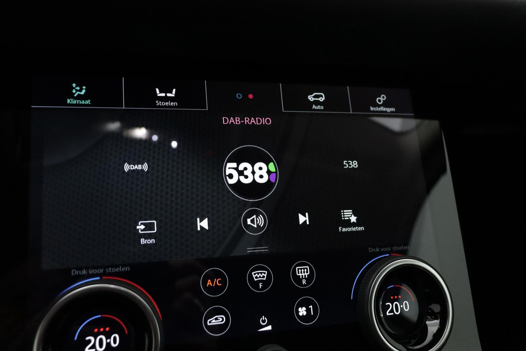 
Land Rover Range Rover Evoque 1.5 P300e AWD(1e eig, DealerOnderH, Navi, Stuur/stoelV, Camera, Trekhaak, Carplay, Etc) vol									