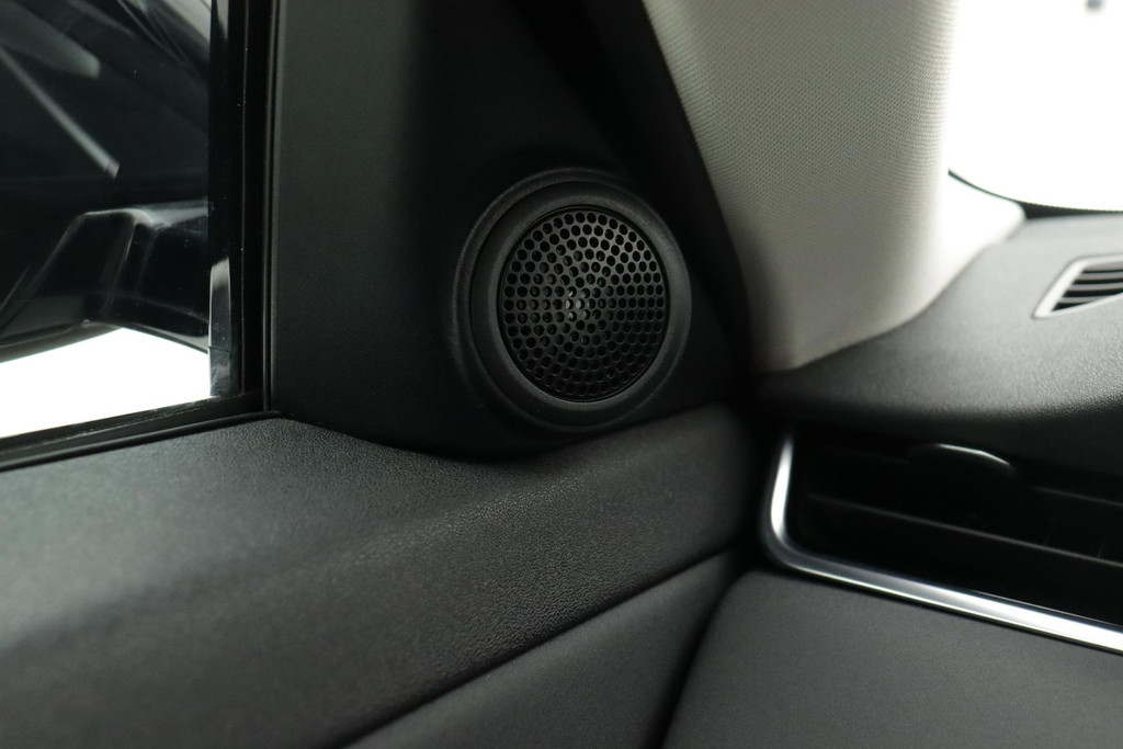 
Land Rover Range Rover Evoque 1.5 P300e AWD(1e eig, DealerOnderH, Navi, Stuur/stoelV, Camera, Trekhaak, Carplay, Etc) vol									