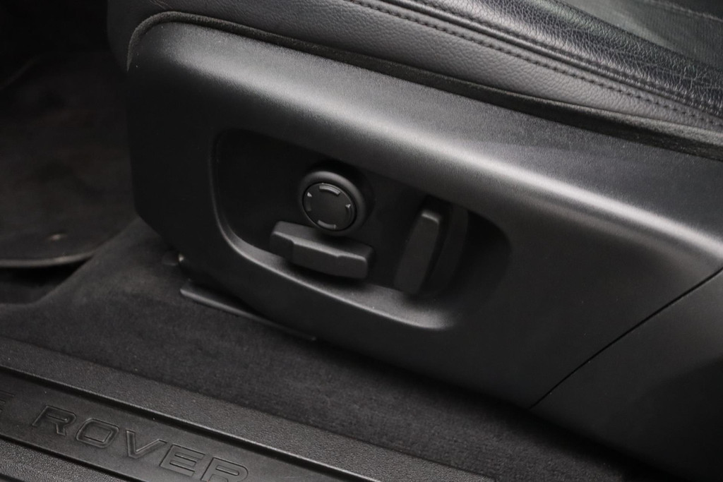 
Land Rover Range Rover Evoque 1.5 P300e AWD(1e eig, DealerOnderH, Navi, Stuur/stoelV, Camera, Trekhaak, Carplay, Etc) vol									