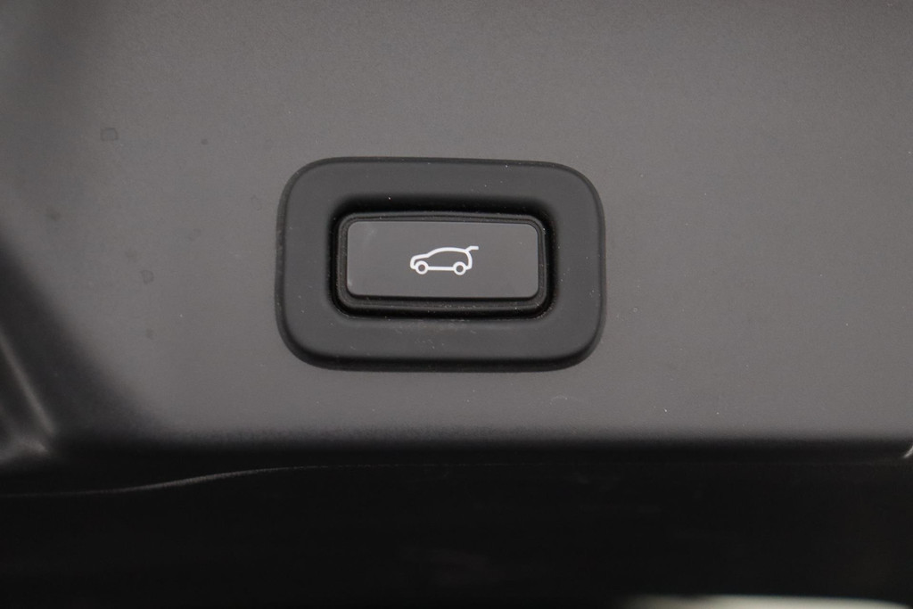 
Land Rover Range Rover Evoque 1.5 P300e AWD(1e eig, DealerOnderH, Navi, Stuur/stoelV, Camera, Trekhaak, Carplay, Etc) vol									