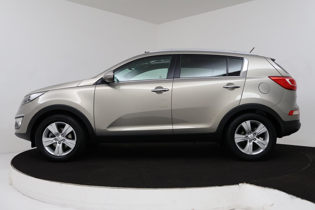 
Kia Sportage 1.6 GDI X-ecutive Plus Pack (PANORAMADAK, TREKHAAK, CRUISE CONTROL, BLUETOOTH, NL-AUTO) vol									