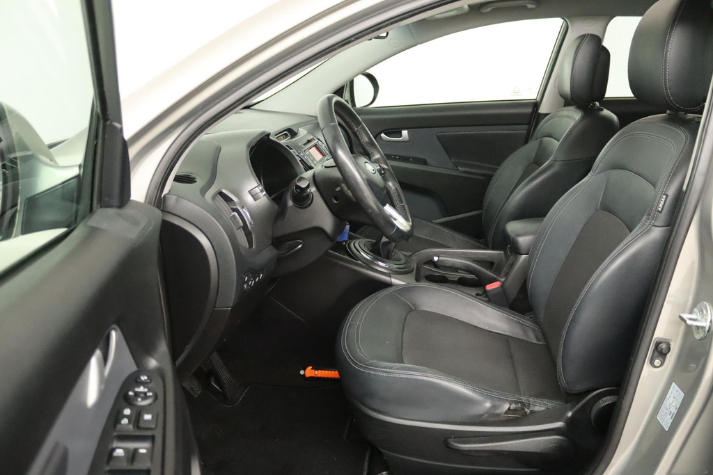 
Kia Sportage 1.6 GDI X-ecutive Plus Pack (PANORAMADAK, TREKHAAK, CRUISE CONTROL, BLUETOOTH, NL-AUTO) vol									