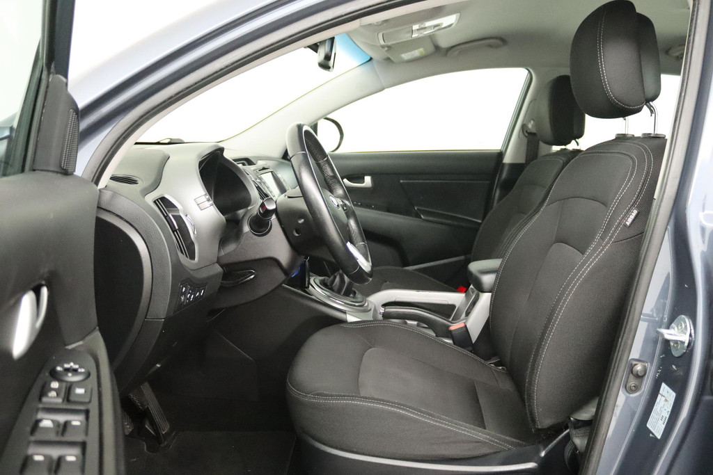 
Kia Sportage 1.6 GDI X-treme ComfortLine (TREKHAAK, PARKEERSENSOREN, ACHTERUIRIJCAMERA, NAVIGATIE, CRUISE CONTROL, NL-AUTO) vol									