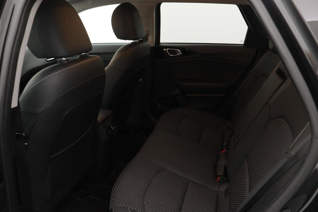 
Kia Ceed Sportswagon 1.4 T-GDi DynamicPlusLine(NL-auto, 1e Eig, Dealer OnderH, Camera, Carplay, Stuur/StoelV, Lane Assist, Etc) vol									